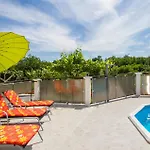 3 Bedroom Beautiful Home In Nedescina