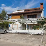 2 Bedroom Beautiful Apartment In Porec