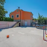 3 Bedroom Awesome Home In Labin