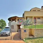 Cozy Apartment In Bacva With Kitchen