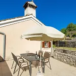 Pet Friendly Home In Moscenice With Kitchen