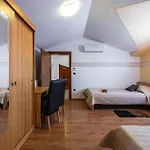 Stunning Home In Hr-52215 Vodnjan With Wifi