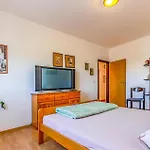 Gorgeous Apartment In Pula With Kitchen