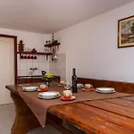 5 Bedroom Stunning Home In Nedescina