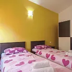 Nice Home In Pavicini With Outdoor Swimming Pool