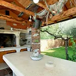 2 Bedroom Nice Apartment In Porec