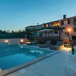 Awesome Apartment In Banjole With Wifi