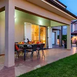 Beautiful Home In Loborika With Wifi
