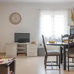 Beautiful Home In Loborika With Wifi