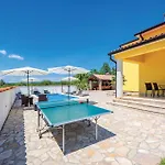 4 Bedroom Stunning Home In Labin
