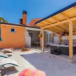 Amazing Apartment In Vodnjan With Wifi