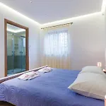 Stunning Home In Sisan With Outdoor Swimming Pool