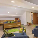 Cozy Apartment In Gracisce With Wifi