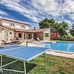 Cozy Home In Valtura With Outdoor Swimming Pool