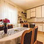 2 Bedroom Beautiful Home In Galizana