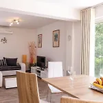 2 Bedroom Lovely Home In Fazana