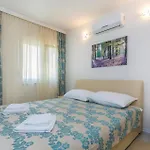4 Bedroom Nice Home In Perci