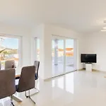 Awesome Home In Volme With Outdoor Swimming Pool