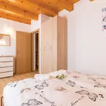 3 Bedroom Beautiful Home In Svetvincenat