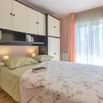 2 Bedroom Cozy Apartment In Pula