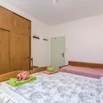 2 Bedroom Nice Apartment In Lovrecica