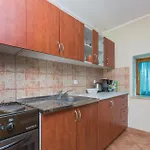 2 Bedroom Cozy Apartment In Veli Jezenj