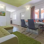 Cozy Home In Vodnjan With Wifi