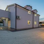 Nice Home In Pula With Outdoor Swimming Pool