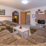 3 Bedroom Awesome Apartment In Pavicini