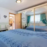 3 Bedroom Awesome Apartment In Pavicini