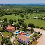Cozy Home In Vodnjan With Outdoor Swimming Pool