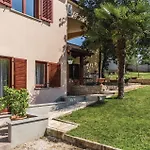 Stunning Apartment In Radmani With Wifi