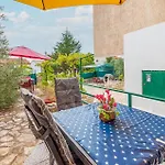Amazing Apartment In Pula With Kitchen