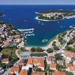 Lovely Apartment In Pula With Kitchen