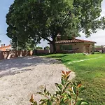 Cozy Home In Sajini With Outdoor Swimming Pool