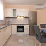 4 Bedroom Stunning Home In Vodnjan
