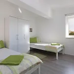2 Bedroom Nice Apartment In Vodnjan