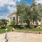 Lovely Home In Stifanici With Wifi