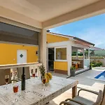 3 Bedroom Stunning Home In Labin