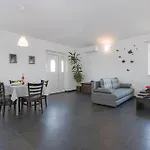 Awesome Apartment In Vodnjan With Wifi