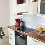 Cosy Apartment In Novigrad With Balcony And Garden View 40 M²