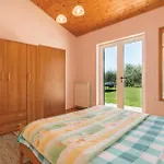 Stunning Home In Liznjan With Jacuzzi