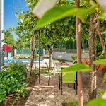 3 Bedroom Beautiful Home In Labin