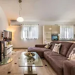 3 Bedroom Awesome Home In Vodnjan