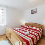 Lovely Apartment In Pavicini With Wifi