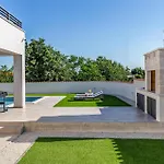 Cozy Home In Galizana With Wifi