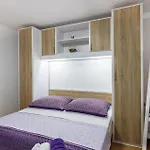 Gorgeous Apartment In Pavicini With Kitchen