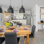 Beautiful Home In Tinjan With Jacuzzi