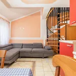 1 Bedroom Stunning Apartment In Fazana
