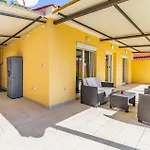 6 Bedroom Beautiful Home In Medulin